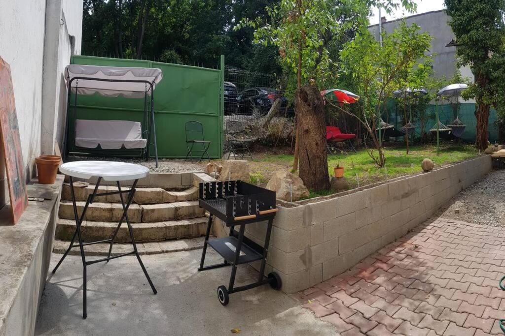 קלוז'-נאפוקה Josephine Central Villa & Garden מראה חיצוני תמונה